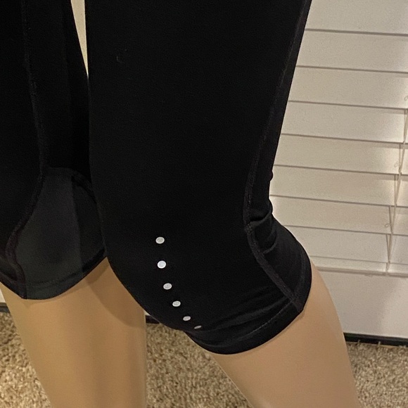 Nike Dri-Fit Epic Run Running Capri Cropped Leggings Tights Black Size Small VGC - Picture 3 of 6